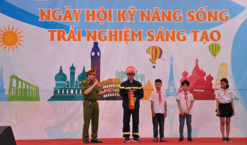 Đông Triều - tưng bừng “Ngày hội kỹ năng sống và trải nghiệm sáng tạo” cho học sinh